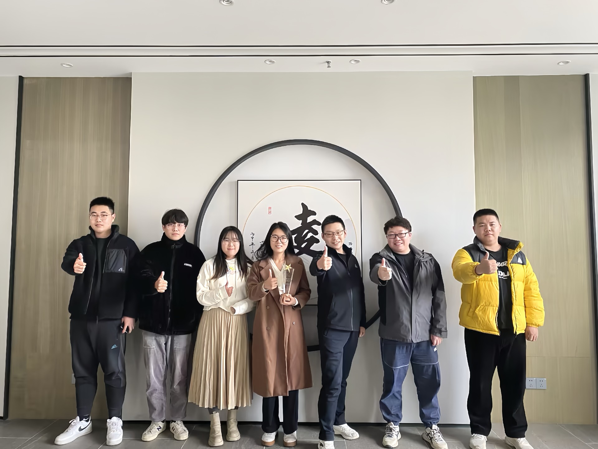 p过合影照片.jpg